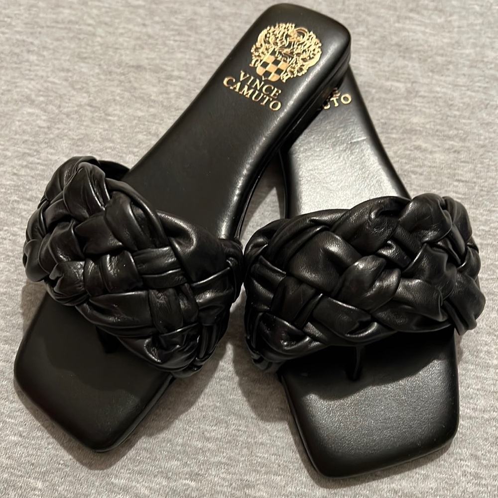 *Nwt* Vince Camuto Antonni Slides - image 1